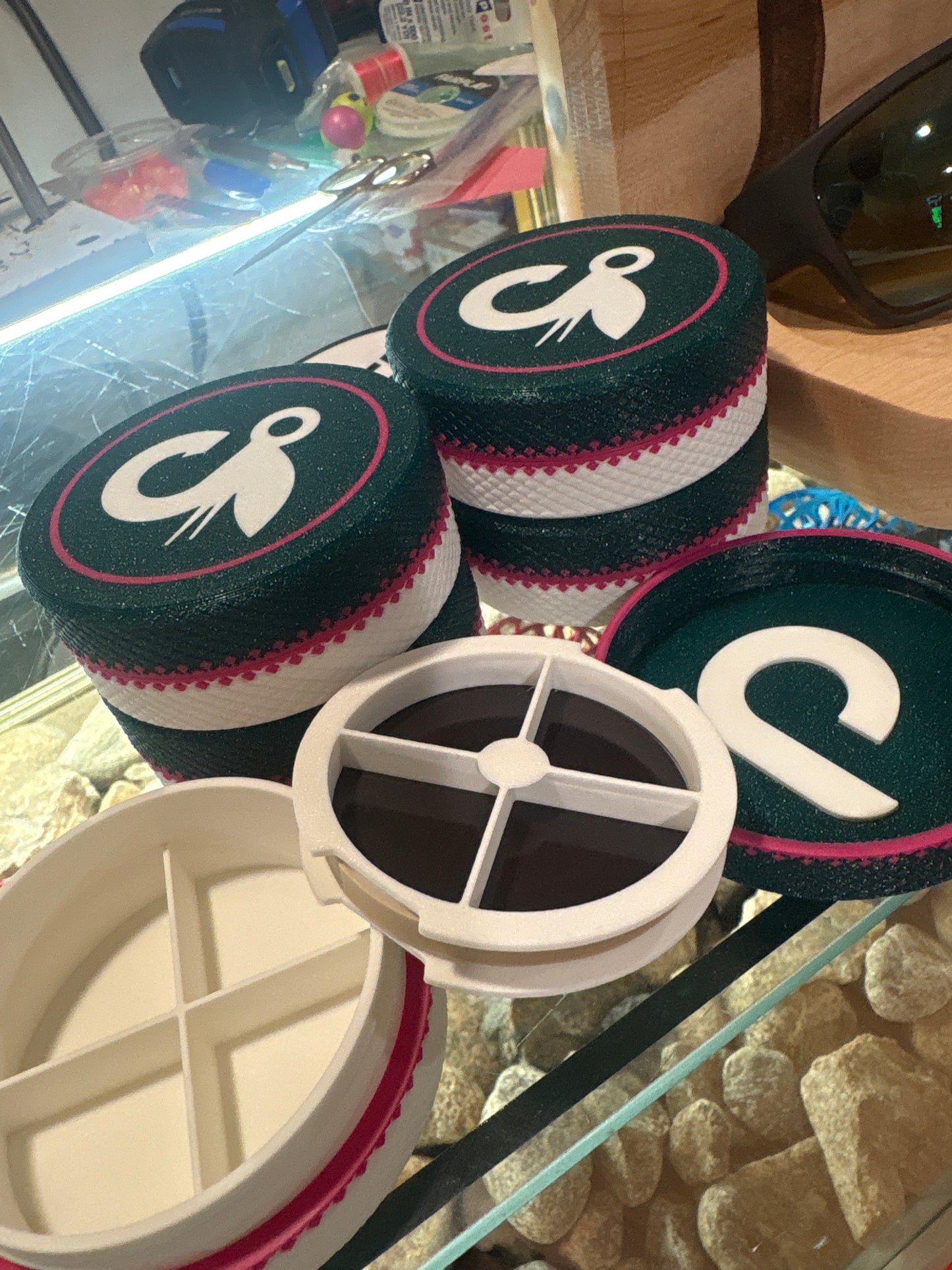 Puck outdoors magnetic puck